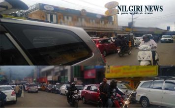 உதகை கமர்சியல் சாலையில் போக்குவரத்து நெரிசல்