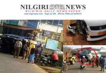 உதகை HPF அருகே மினி லாரியும் காரும் மோதி விபத்துக்குள்ளானது