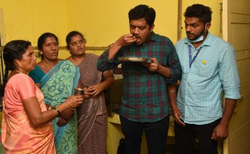 உணவின் தரத்தினை மாவட்ட ஆட்சித்தலைவர் அவர்கள் பார்வையிட்டார்